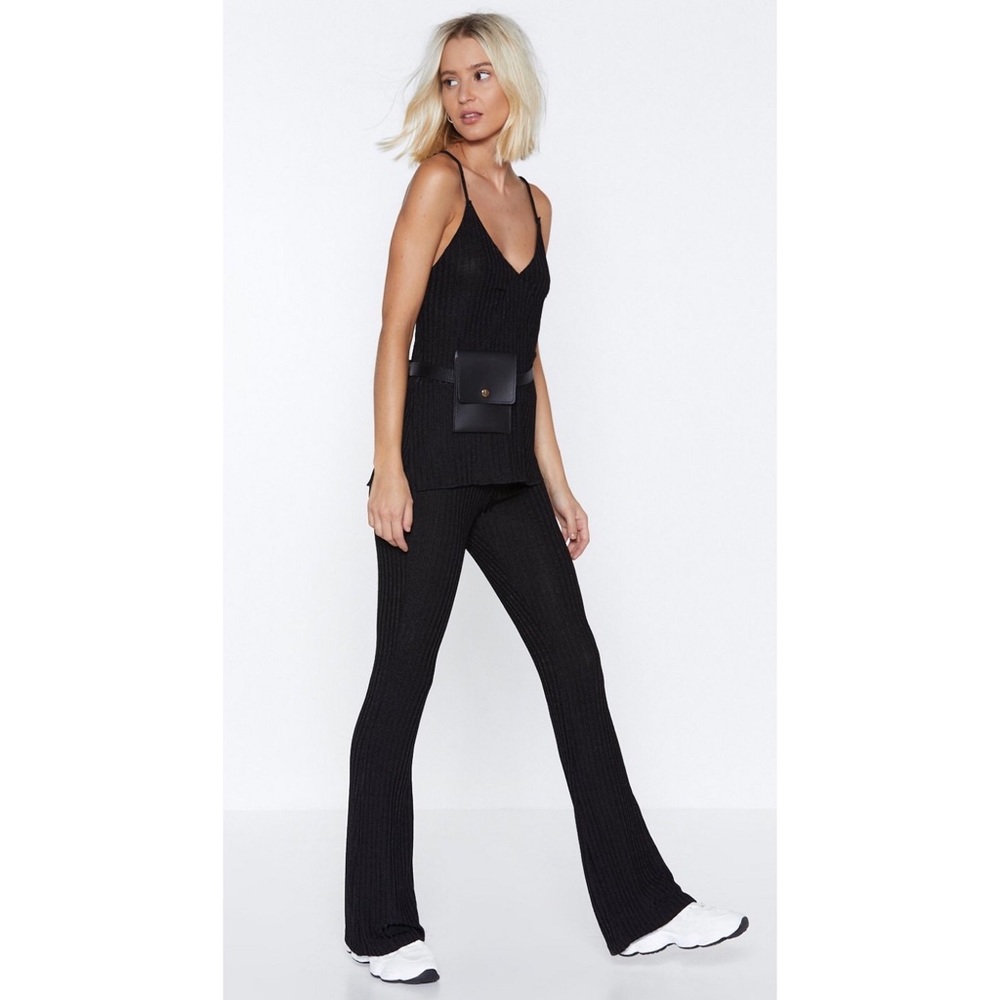 Home stretch knit top and pants set